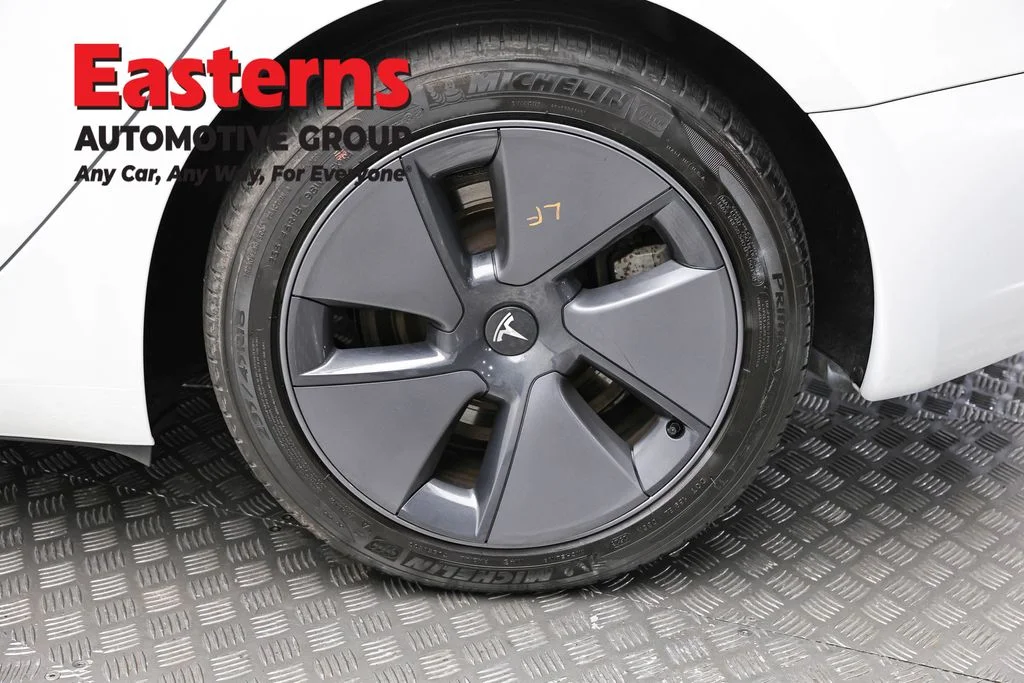 Used 2023 White Tesla Base image 8