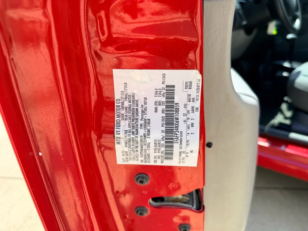 Used 2006 Infra-Red Clearcoat Ford SE image 33