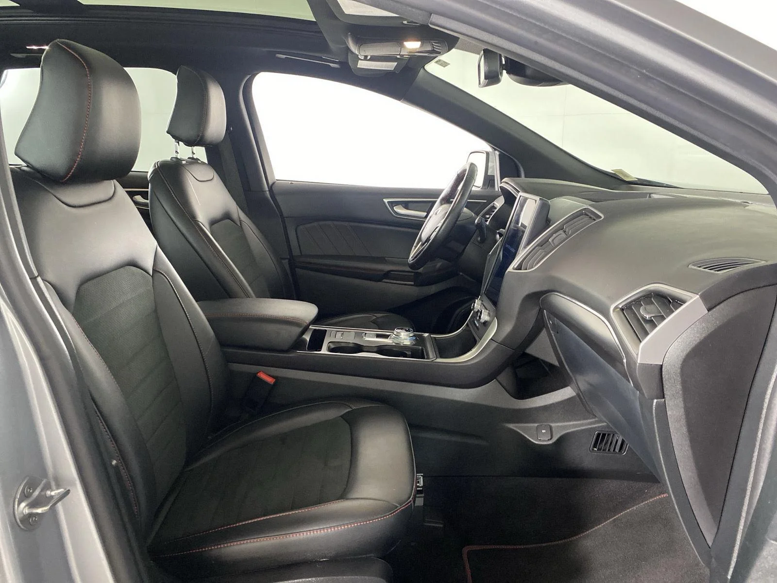 Used 2023 Iconic Silver Ford ST-Line image 38