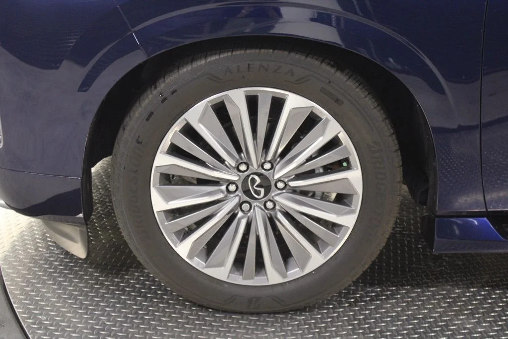 New 2025 GRAND BLUE INFINITI LUXE image 17