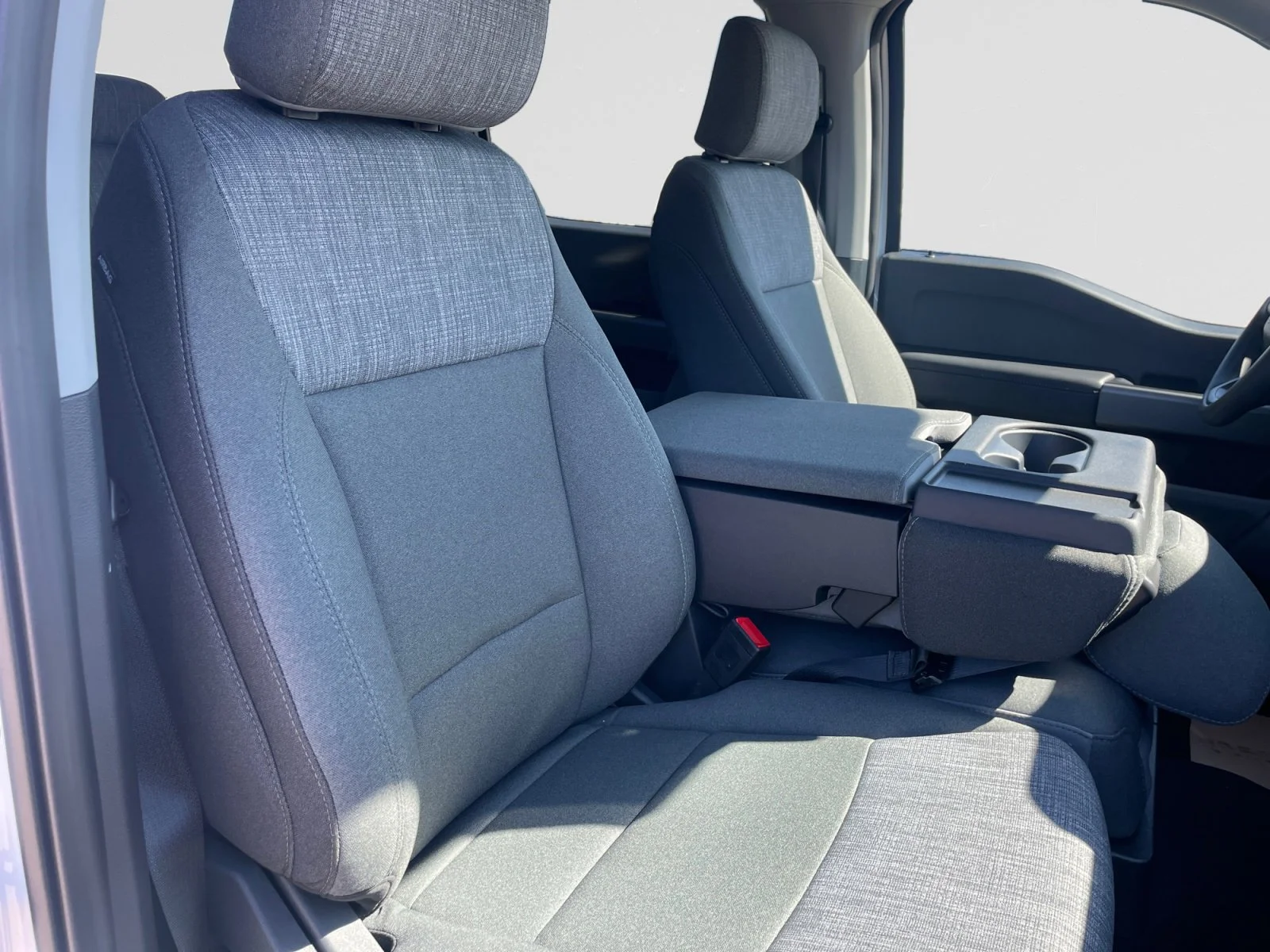 New 2026 Oxford White Ford XLT image 12