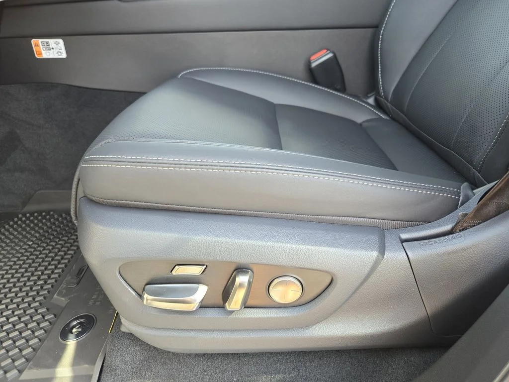 New 2026 Manganese Luster Lexus 700h Luxury image 17