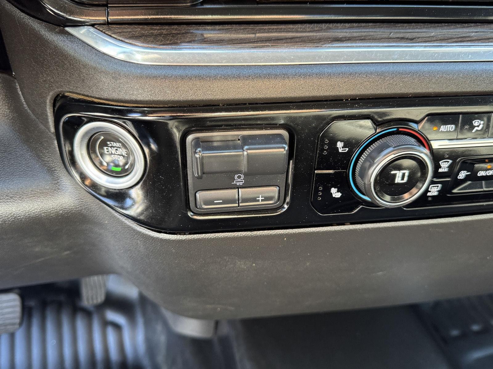 Used 2024 Summit White Chevrolet LT image 29