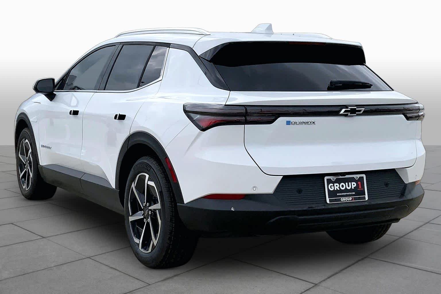New 2026 Summit White Chevrolet LT image 4