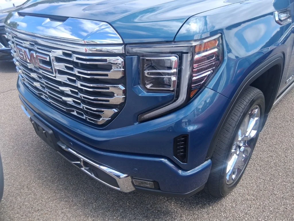 Used 2024 Blue GMC Denali image 15
