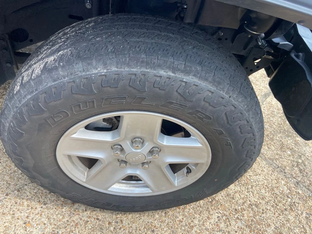 Used 2022 Black Jeep Sport image 29