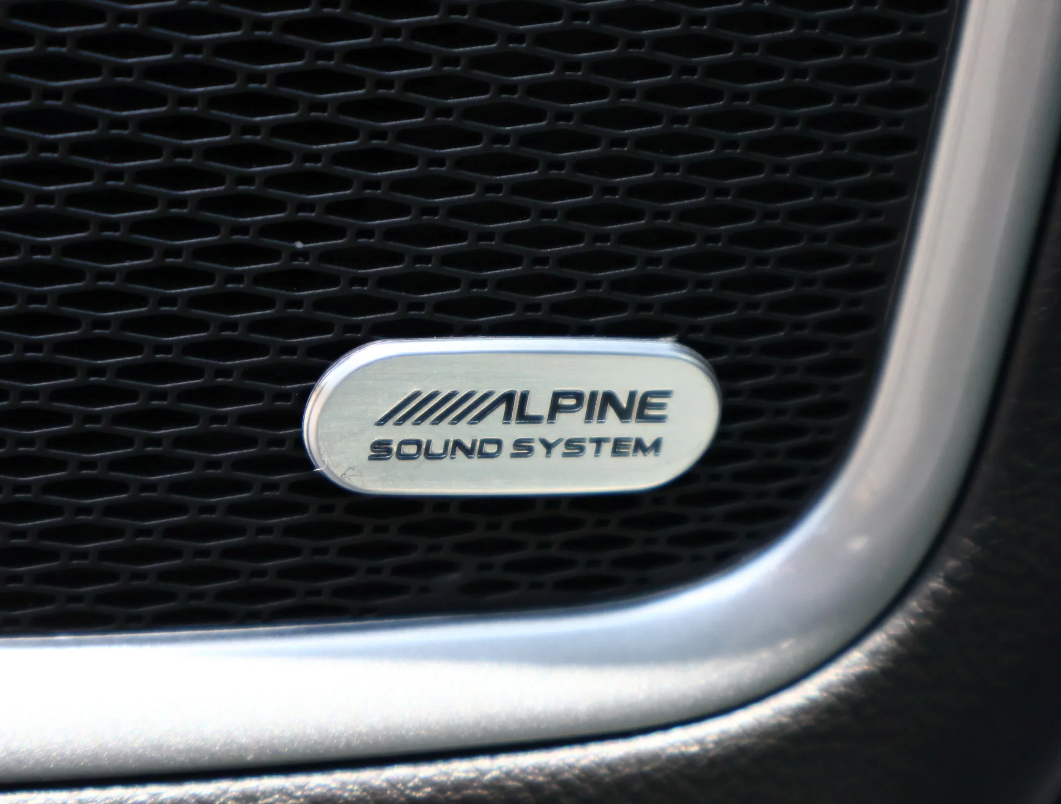 Used 2023 Billet Silver M Jeep Latitude Lux image 9
