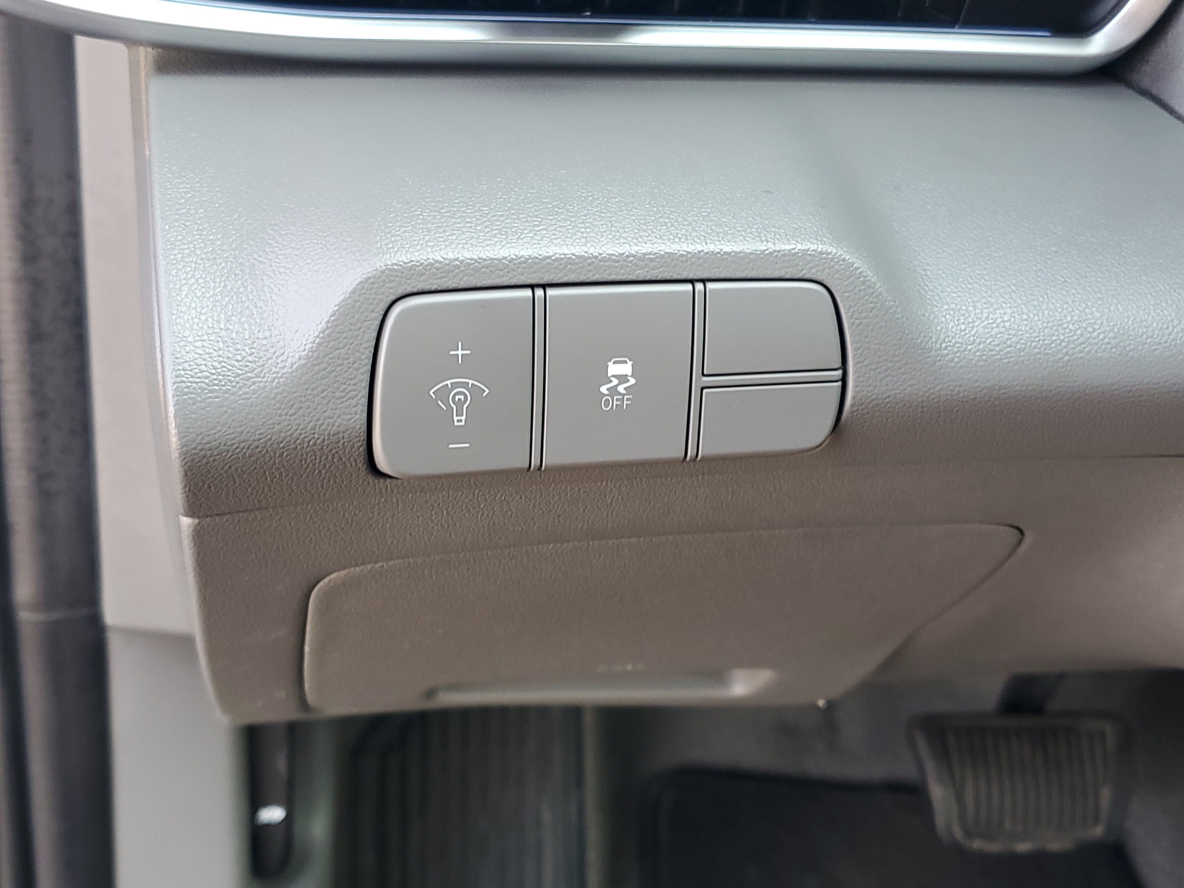 Used 2024 Abyss Black Hyundai SEL image 19