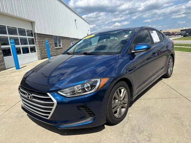 Used 2017 Lakeside Blue Hyundai SE image 3