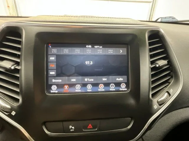 Used 2020 Gray Jeep Latitude Plus image 9