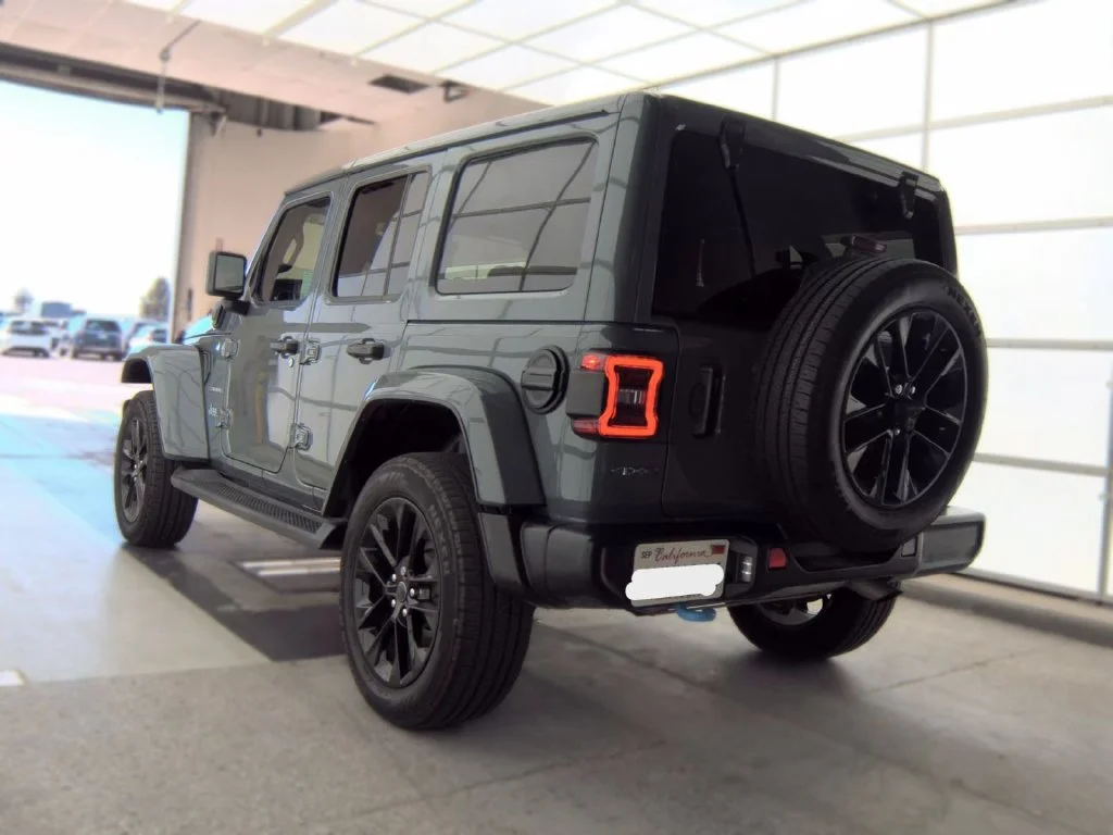 Used 2024 Gray Jeep Sahara 4xe image 4