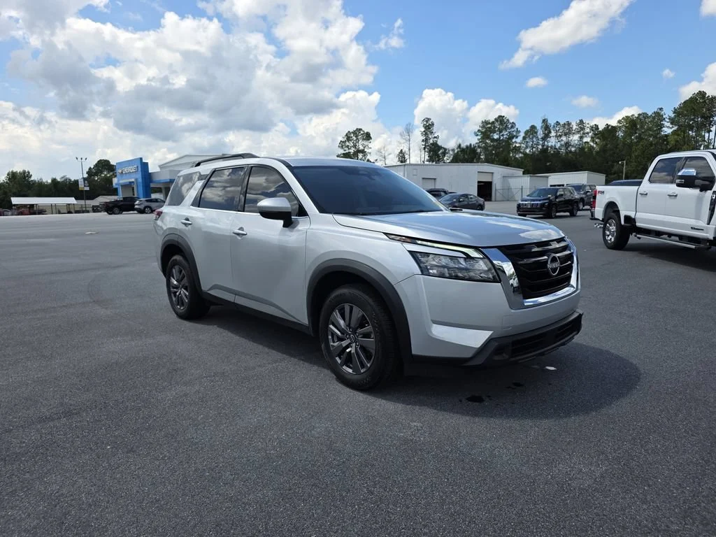 Used 2024 Silver Nissan SV image 7