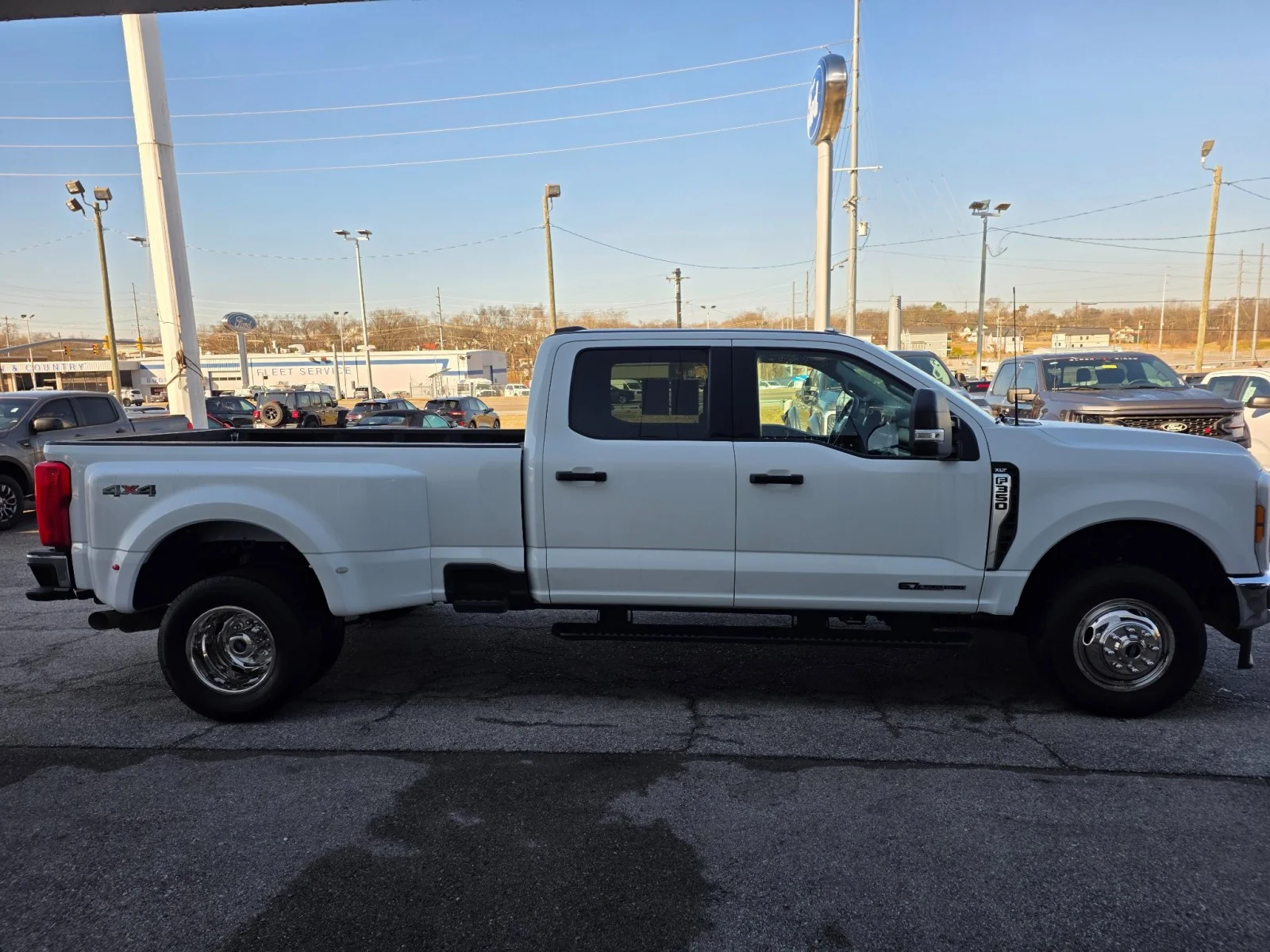 Used 2025 White Ford 2025 FORD F-350 XLT CREW CAB DRW 4DR 176 WB 4WD H image 8