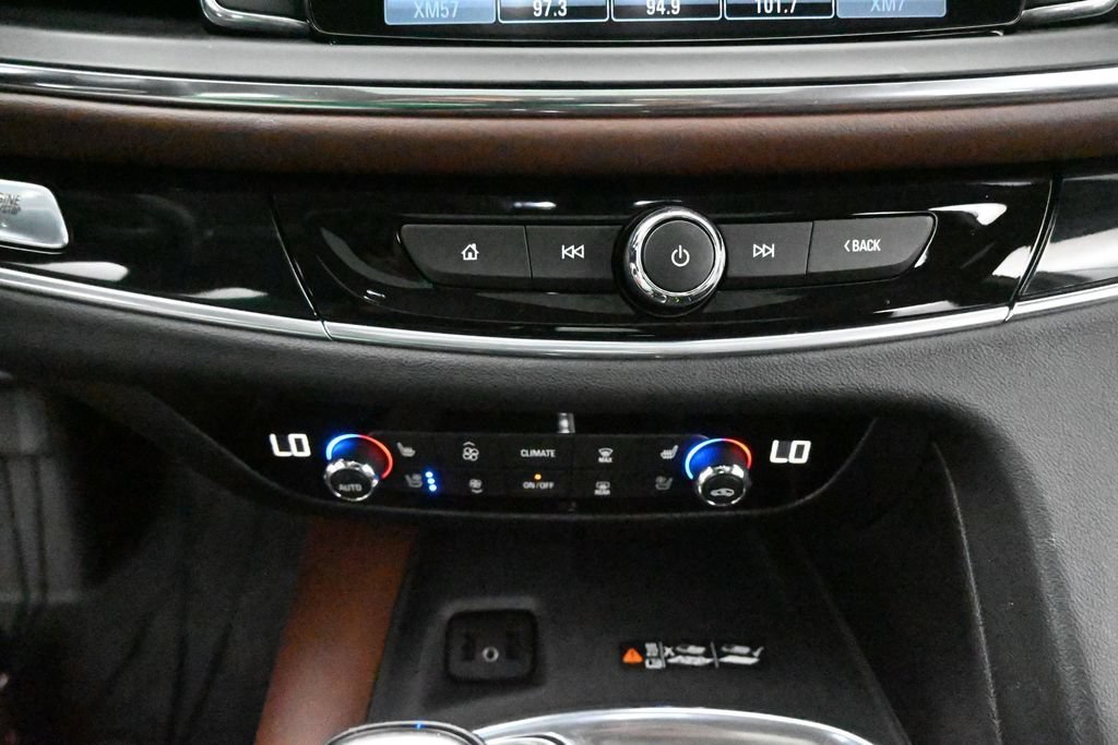 Used 2019 Includes Satin Nickel lower exterior accent color.) Buick Avenir image 11
