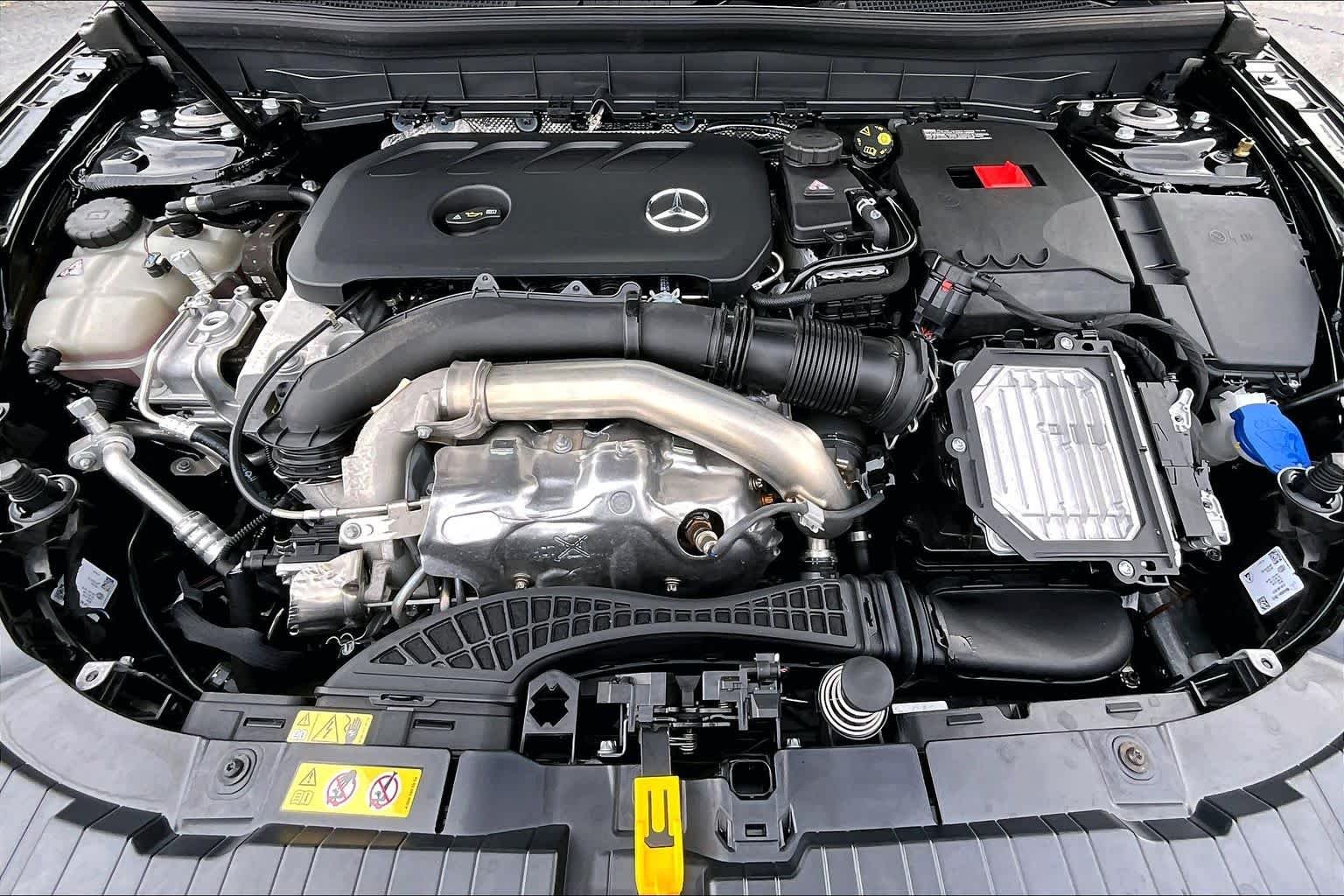 Used 2025 Night Black Mercedes-Benz GLB 250 image 32