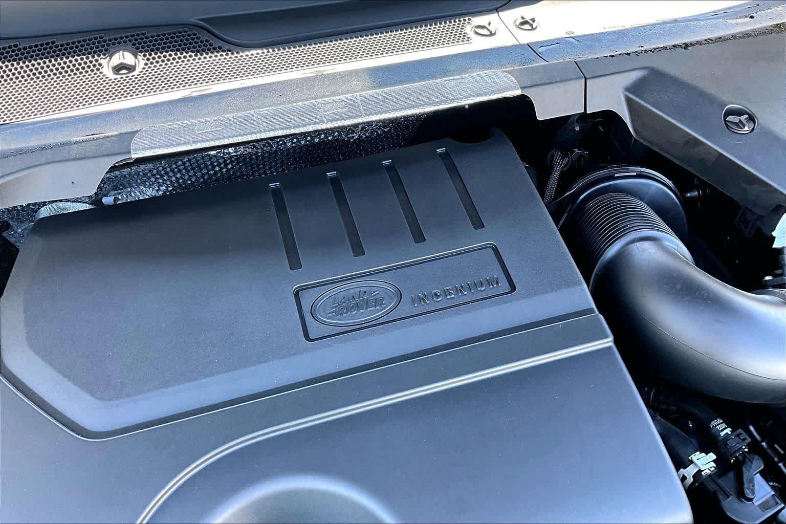 Used 2024 Silicon Silver Land Rover Dynamic SE image 31