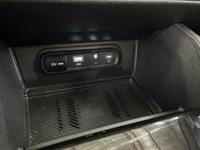 Used 2023 Black Kia X-Line image 16