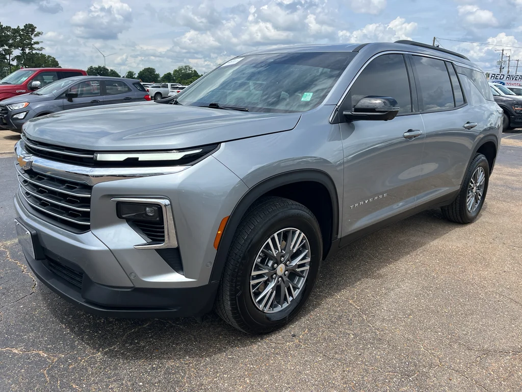 2025 Chevrolet Traverse FWD LT's photo