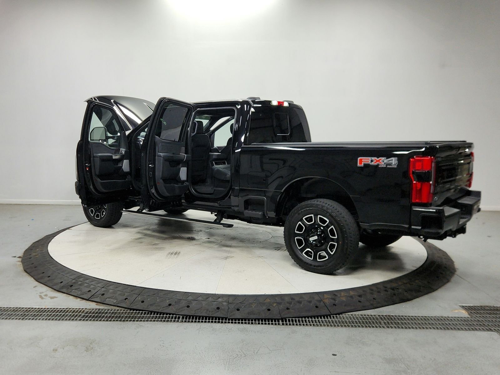 Used 2026 Agate Black Ford Platinum image 14