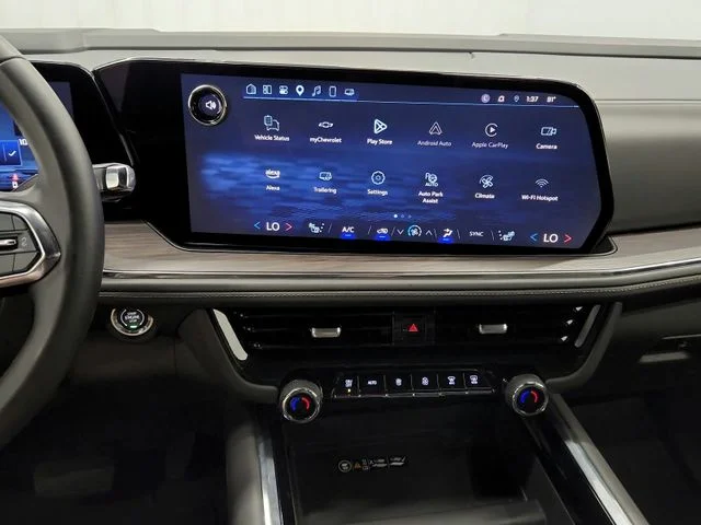 Used 2025 Black Chevrolet LT image 24