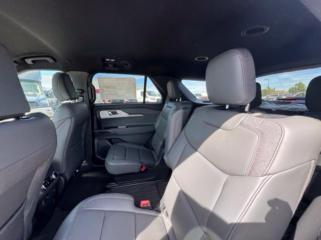 New 2027 Avalanche Gray Ford Active image 16