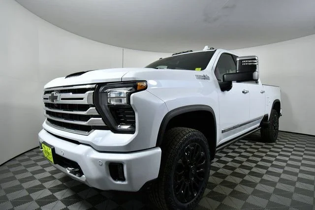 New 2026 Polar White Tricoat Chevrolet High Country image 6