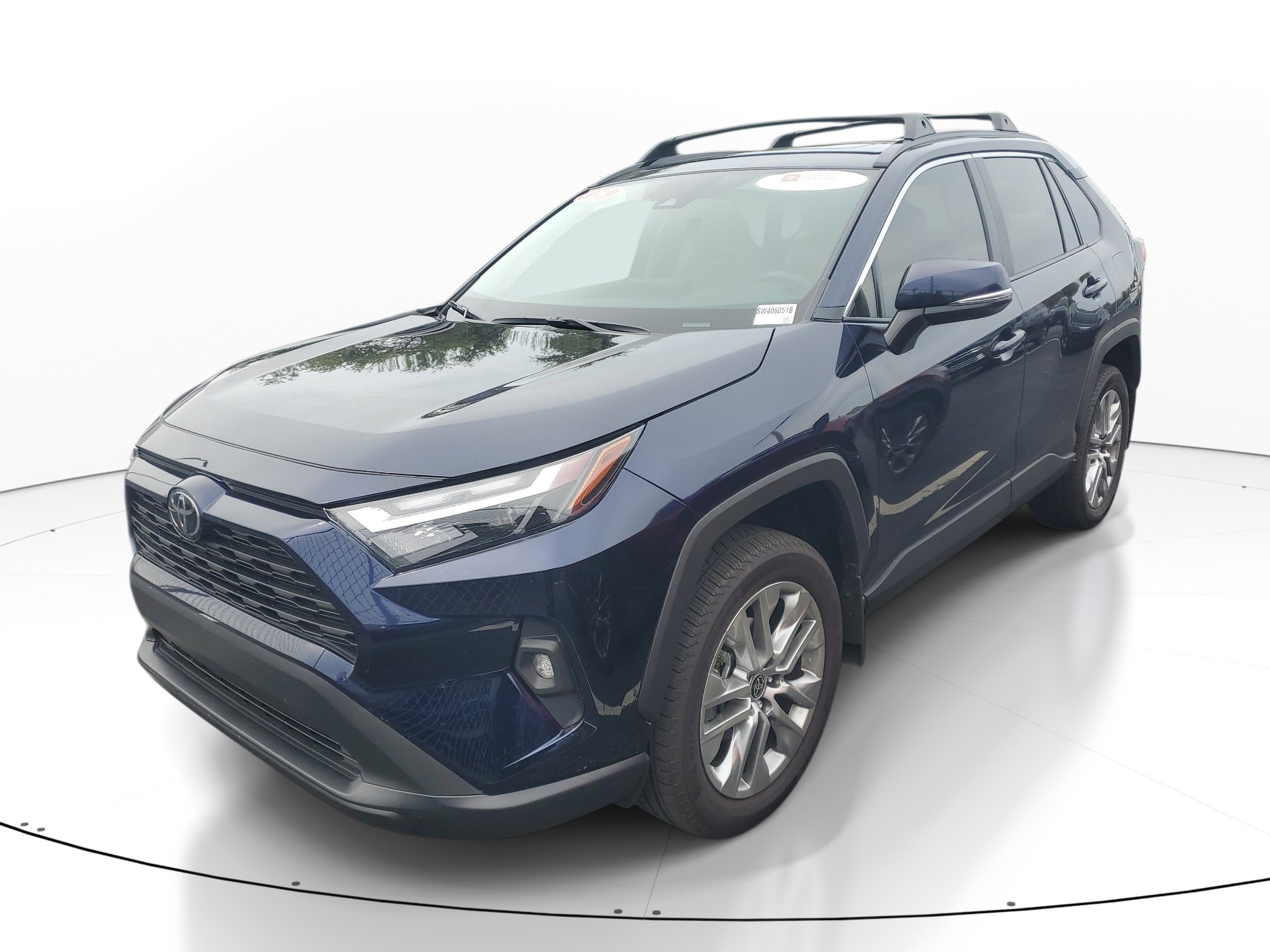 Used 2025 Midnight Black Metallic Toyota XLE Premium image 2