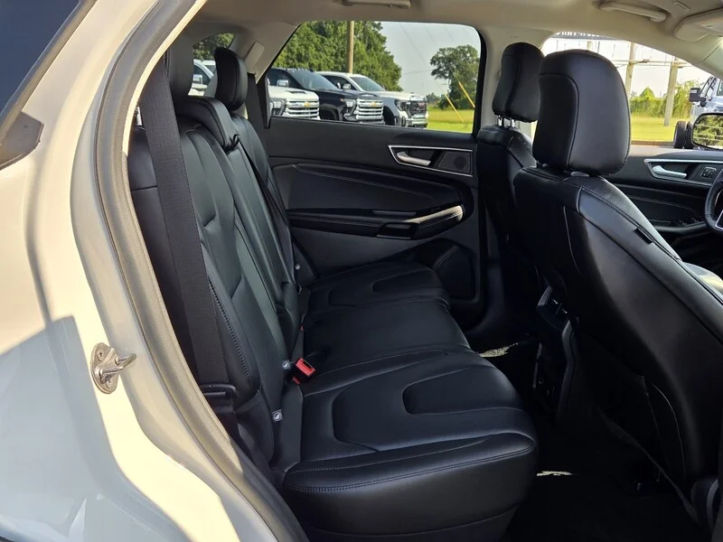 Used 2021 White Metallic FORD TITANIUM image 16