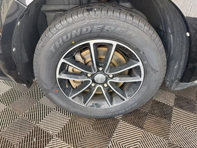 Used 2017 Black Dodge SE image 27