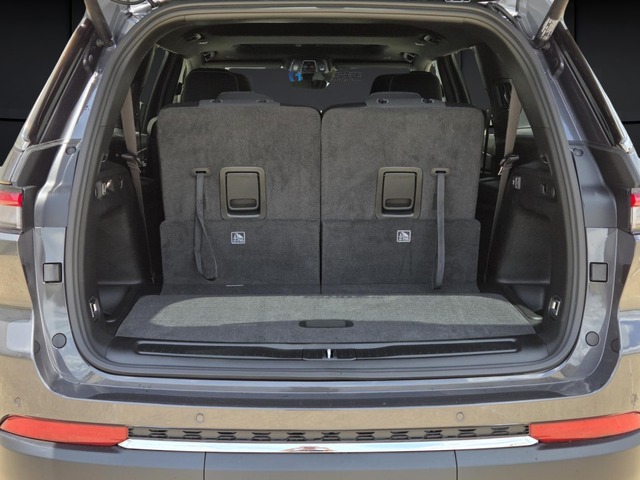 New 2026 Baltic Gray Metallic Clearcoat Jeep Laredo X image 5