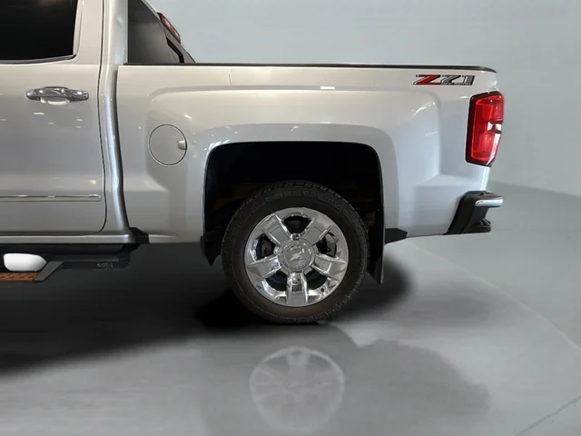 Used 2018 Silver Chevrolet LTZ image 33