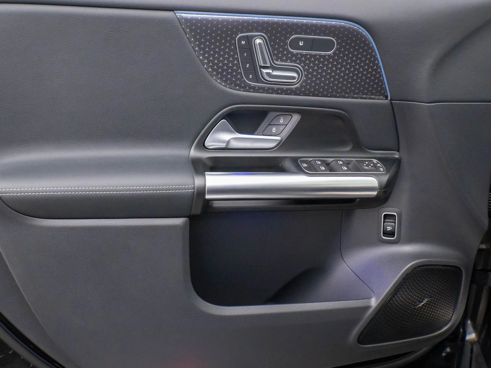 New 2026 Black Mercedes-Benz GLA 250 image 14