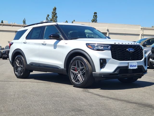 New 2026 Space White Metallic Ford ST-Line image 27