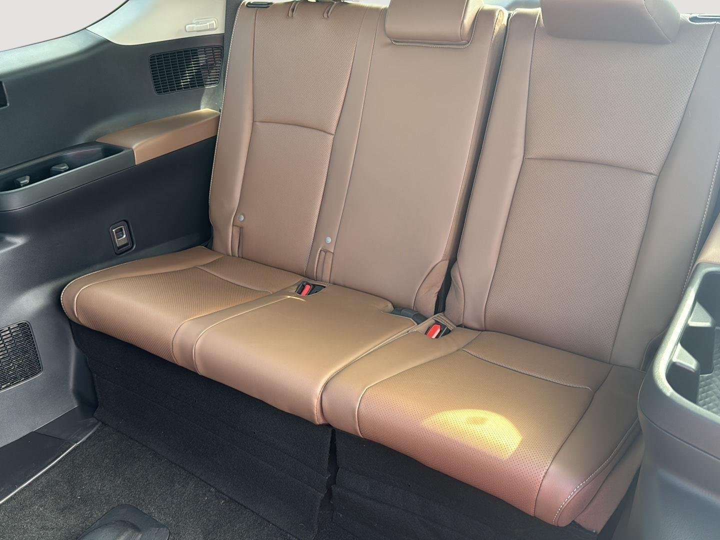 Used 2026 Wind Chill Pearl Toyota Platinum image 20
