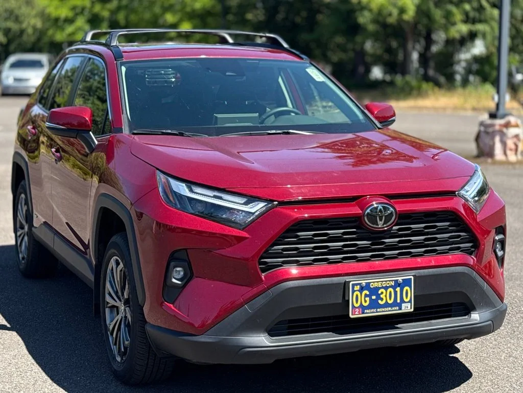 Used 2025 Red Toyota XLE Premium image 7