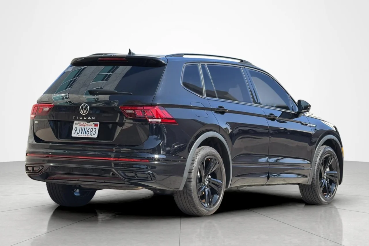 Used 2023 BLACK Volkswagen SE R-Line Black image 5