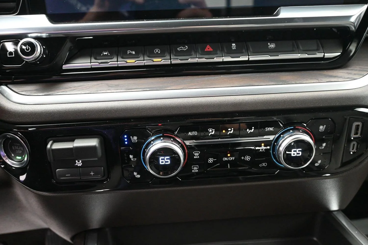 2026 GMC Sierra 1500 SLT - Photo 35