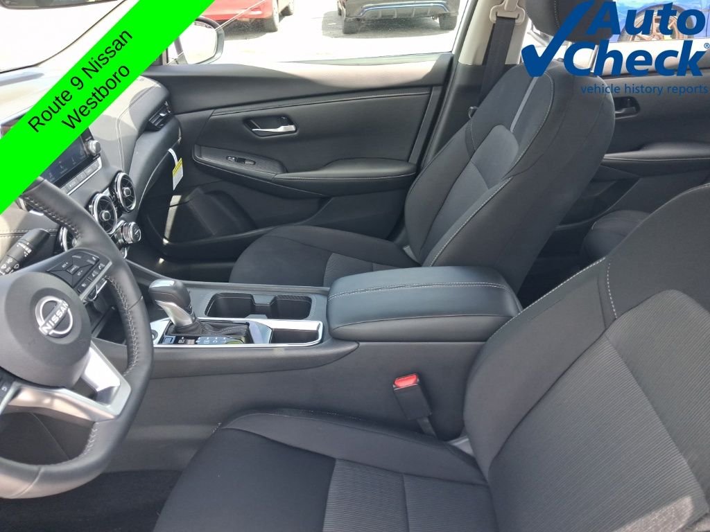 Used 2025 White Nissan SV image 18