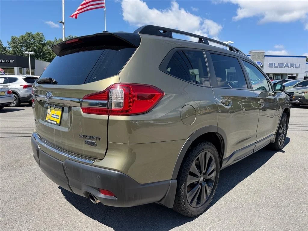 Used 2022 Brown Subaru Onyx Edition image 13