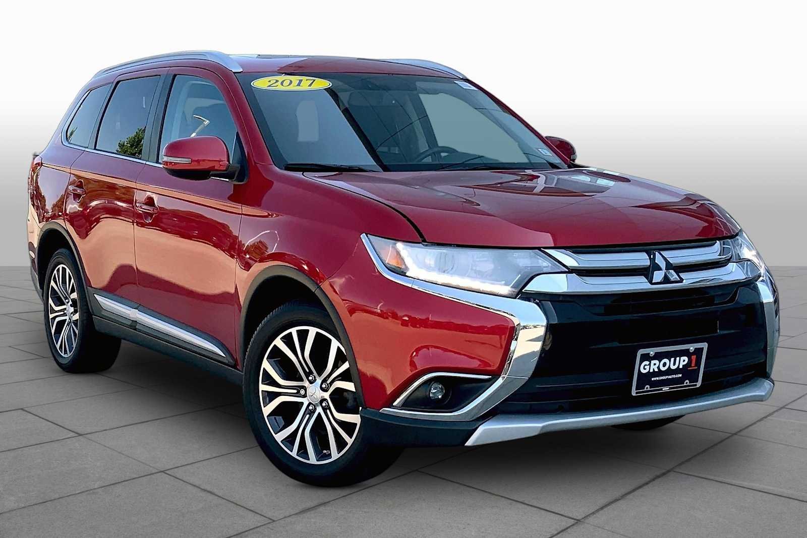 Pre-Owned 2017 Mitsubishi Outlander SEL