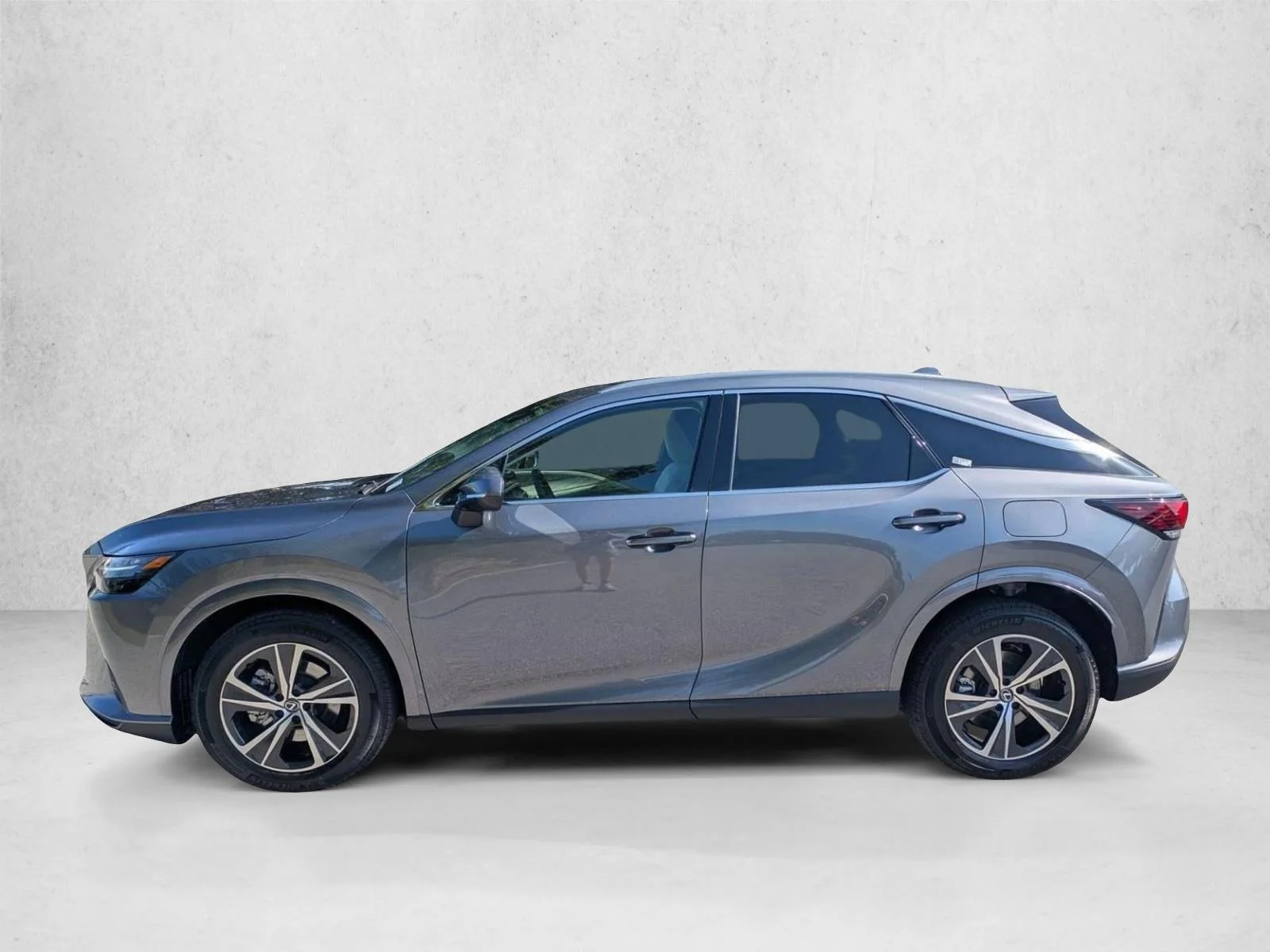 Used 2023 Nebula Gray Pearl Lexus RX 350h Premium image 9