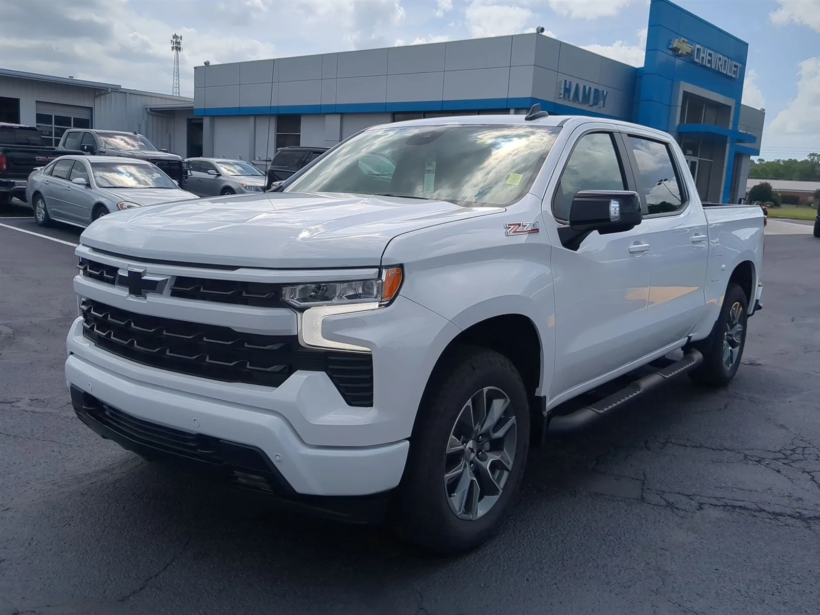 New 2026 Summit White Chevrolet RST image 4