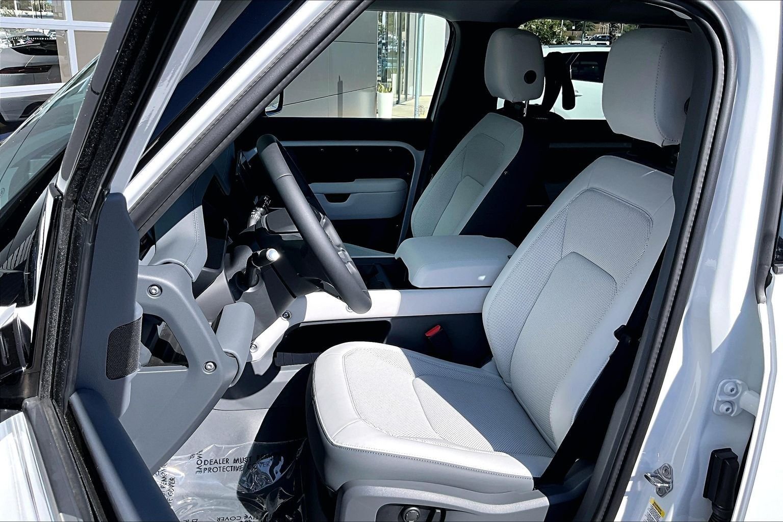New 2026 Fuji White Land Rover X-Dynamic SE image 9