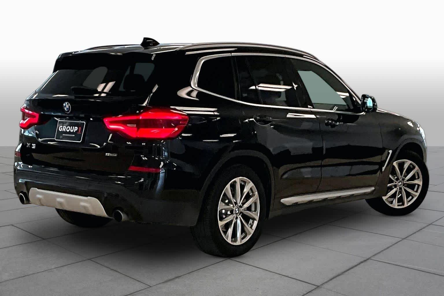 Used 2019 Jet Black BMW sDrive30i image 12