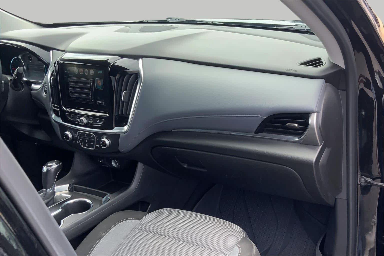 Used 2019 Mosaic Black Metallic Chevrolet LT Cloth image 19