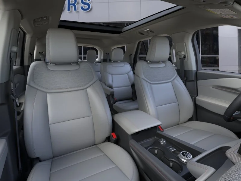 New 2026 Space White Metallic Ford Active image 10