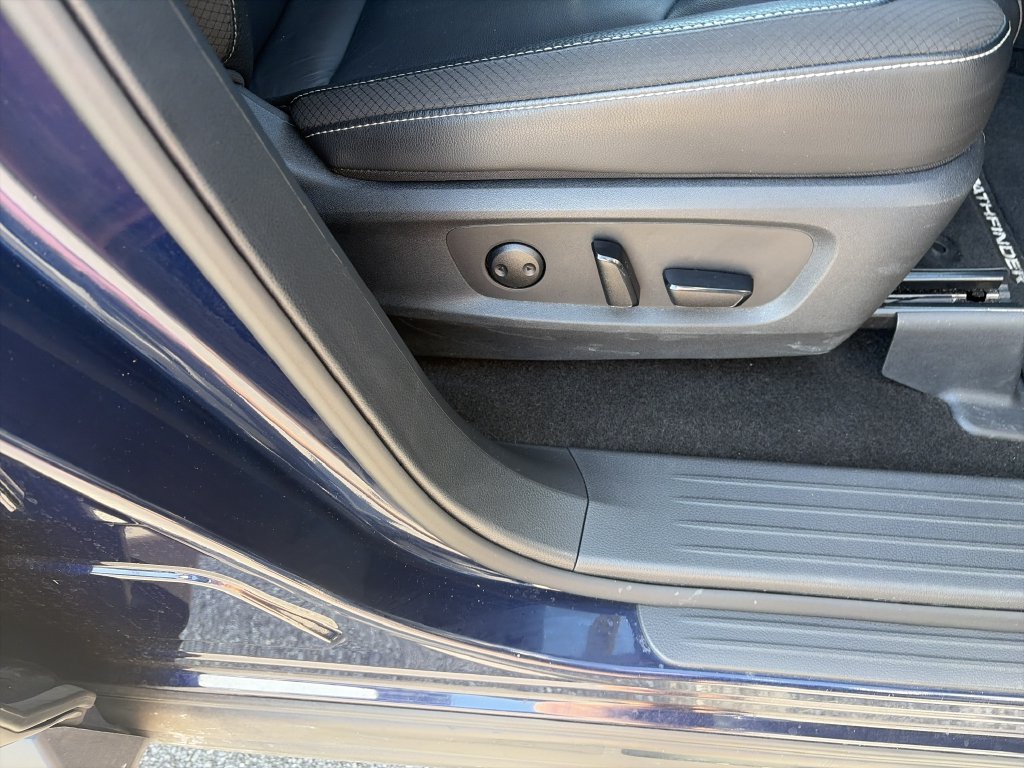 Used 2025 Blue Nissan SL image 34