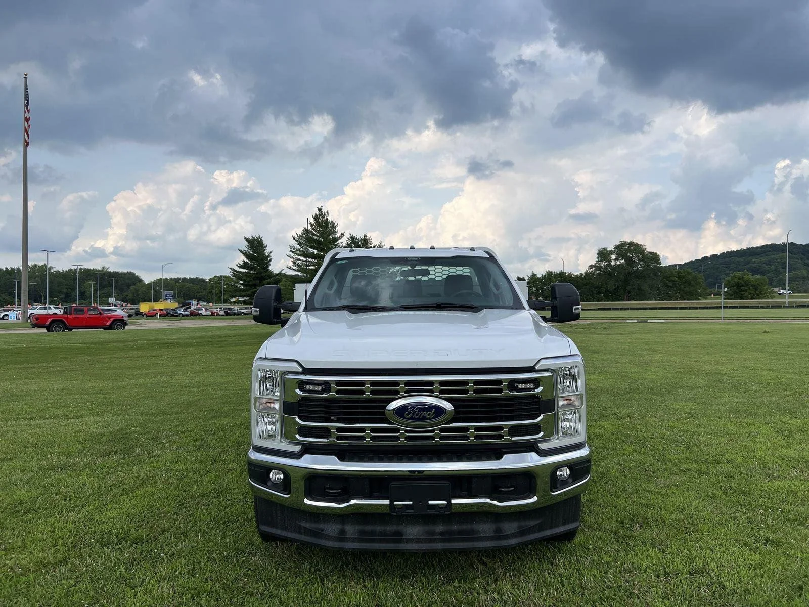 New 2024 Oxford White Ford XL image 3