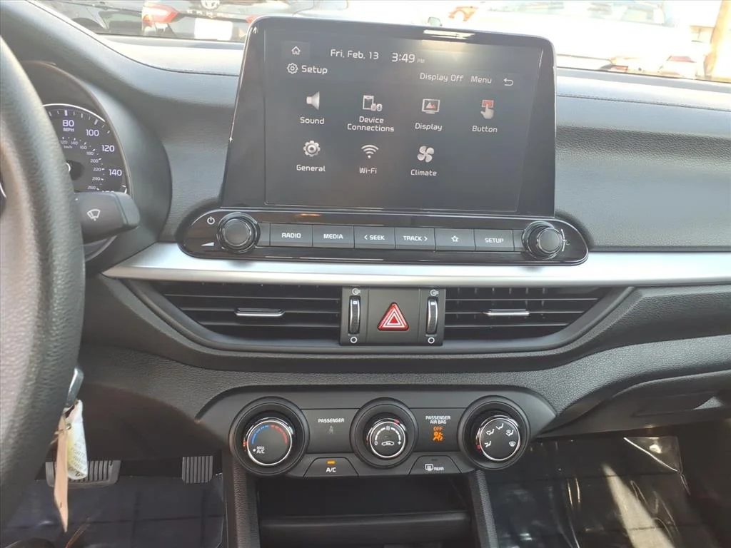 2024 Kia Forte LXS - Photo 13