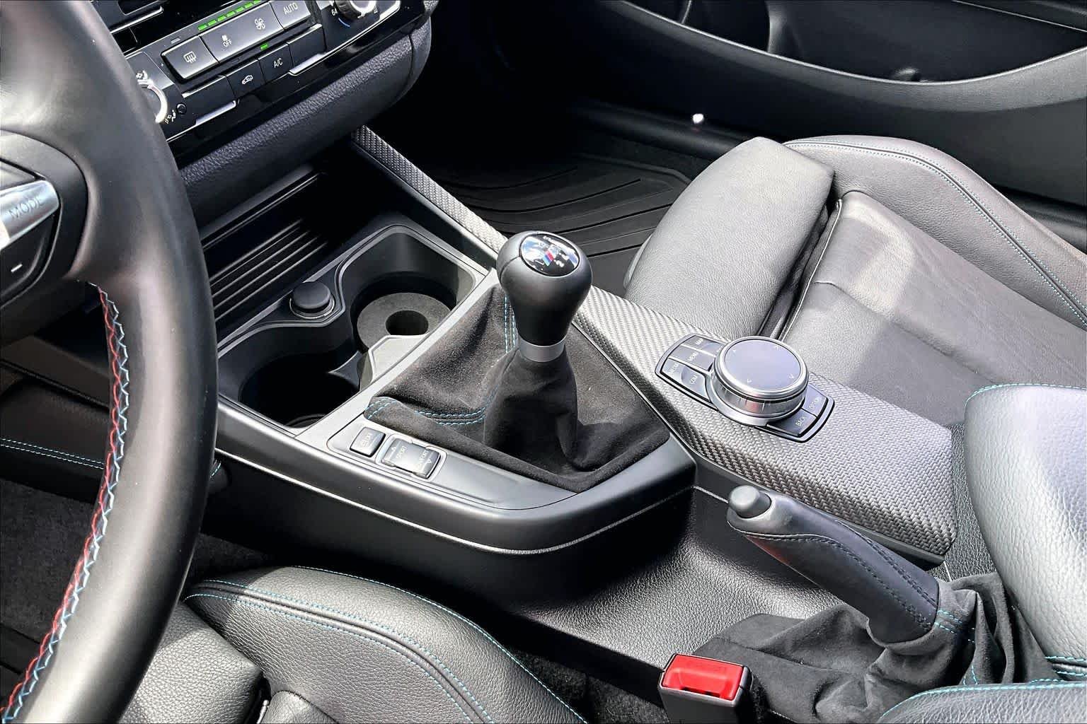 Used 2017 Alpine White BMW  image 13